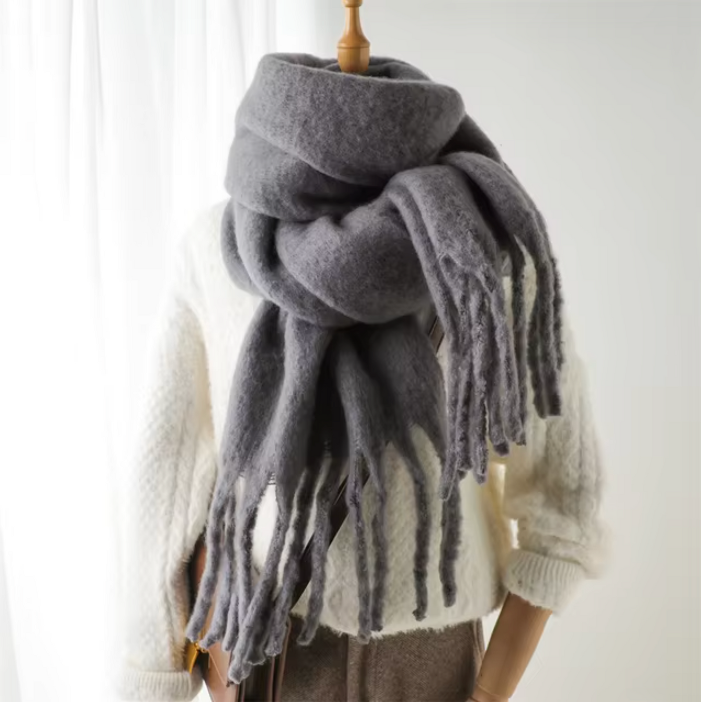 Heidi Mode winter scarf – soft cashmere-look scarf with fringes and elegant design